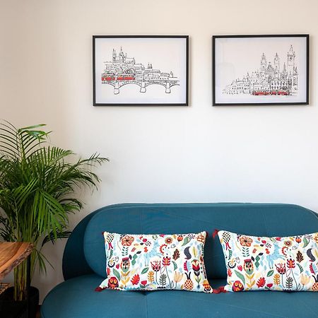 Bright Charming Apt With Terrace, Parking & Airco. 프라하 외부 사진