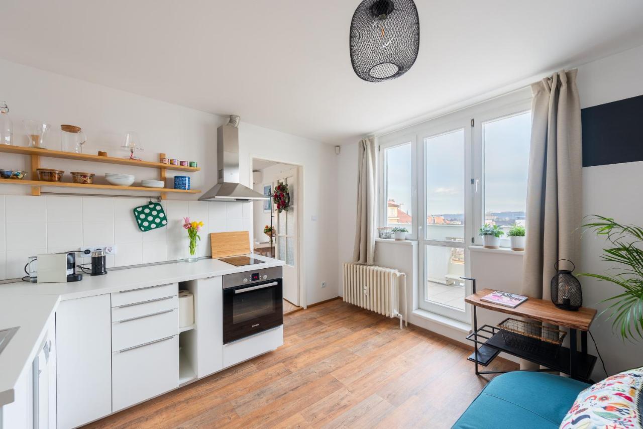 Bright Charming Apt With Terrace, Parking & Airco. 프라하 외부 사진