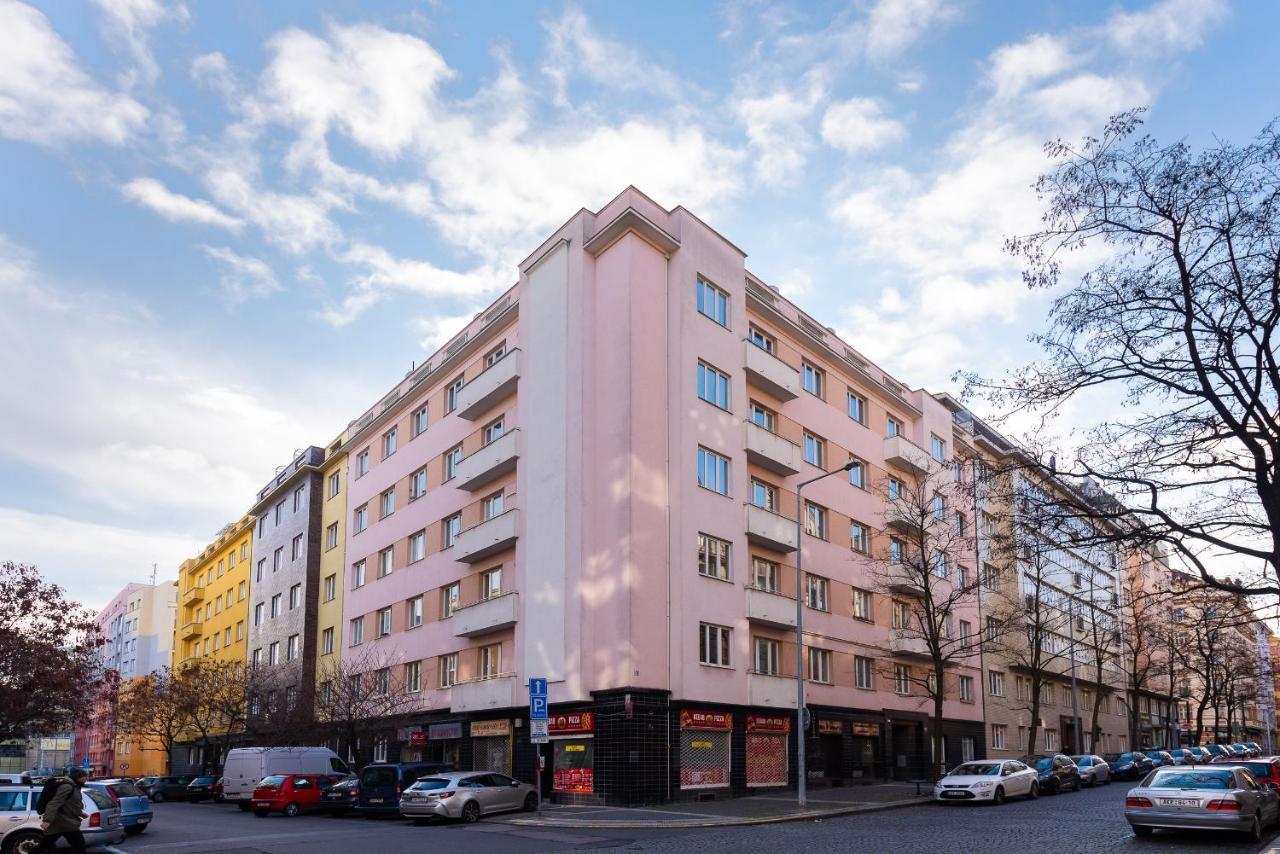 Bright Charming Apt With Terrace, Parking & Airco. 프라하 외부 사진