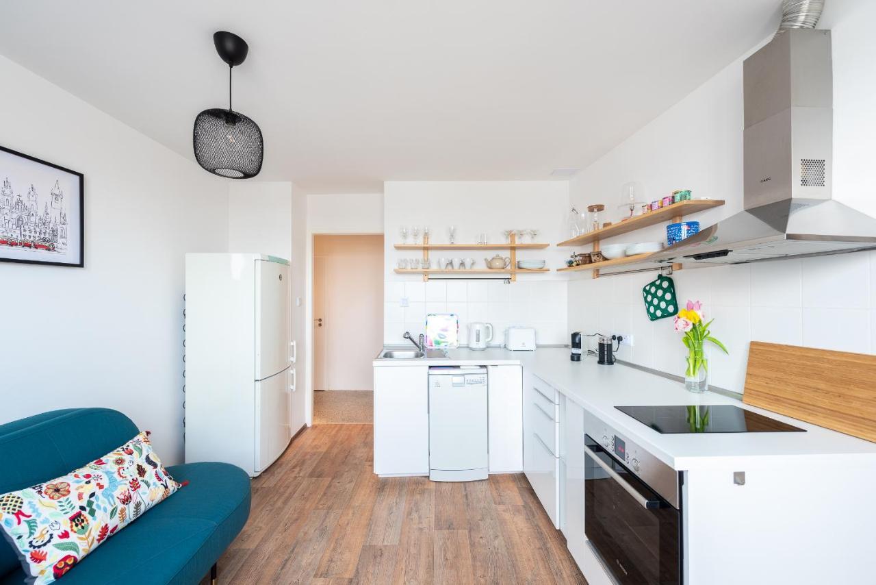 Bright Charming Apt With Terrace, Parking & Airco. 프라하 외부 사진