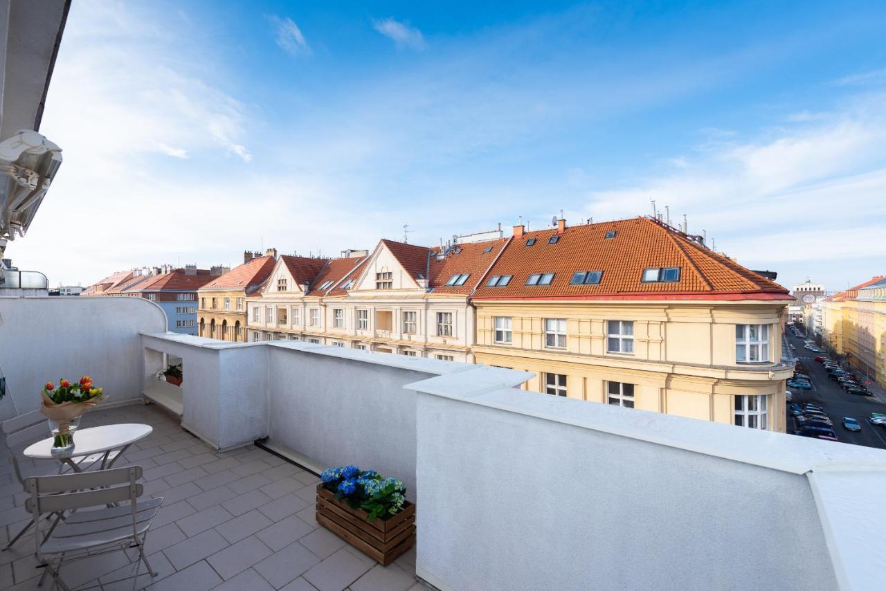 Bright Charming Apt With Terrace, Parking & Airco. 프라하 외부 사진