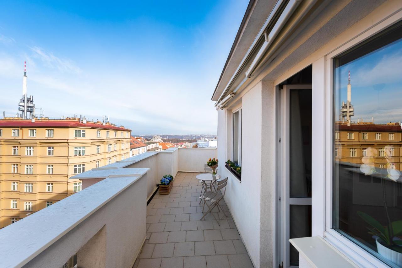 Bright Charming Apt With Terrace, Parking & Airco. 프라하 외부 사진