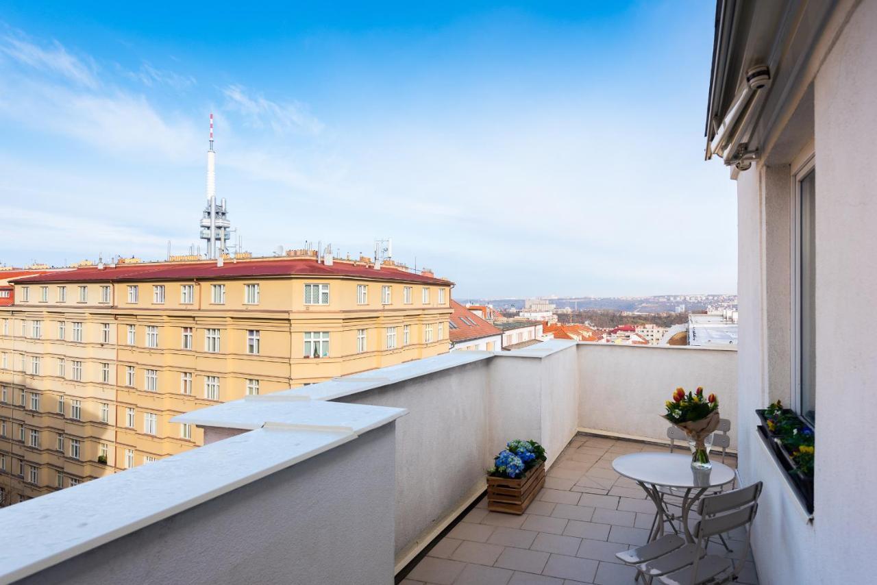 Bright Charming Apt With Terrace, Parking & Airco. 프라하 외부 사진